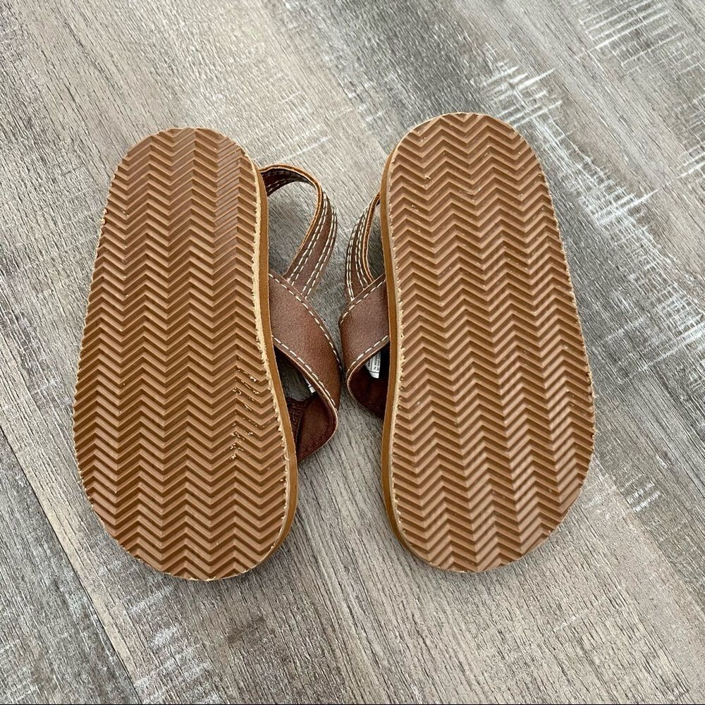 Carters flip flops   - Picture 3 of 3